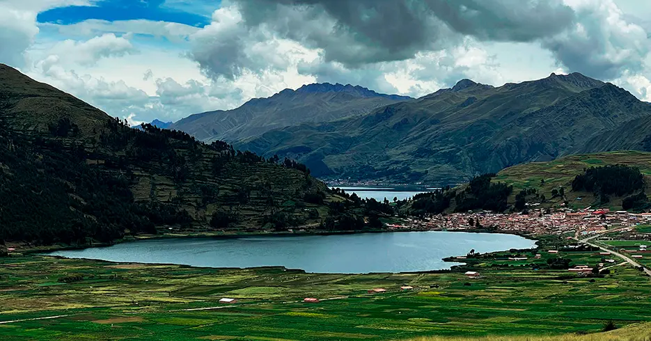 path to the Inca bridge Qeswachaka 4 lagoons