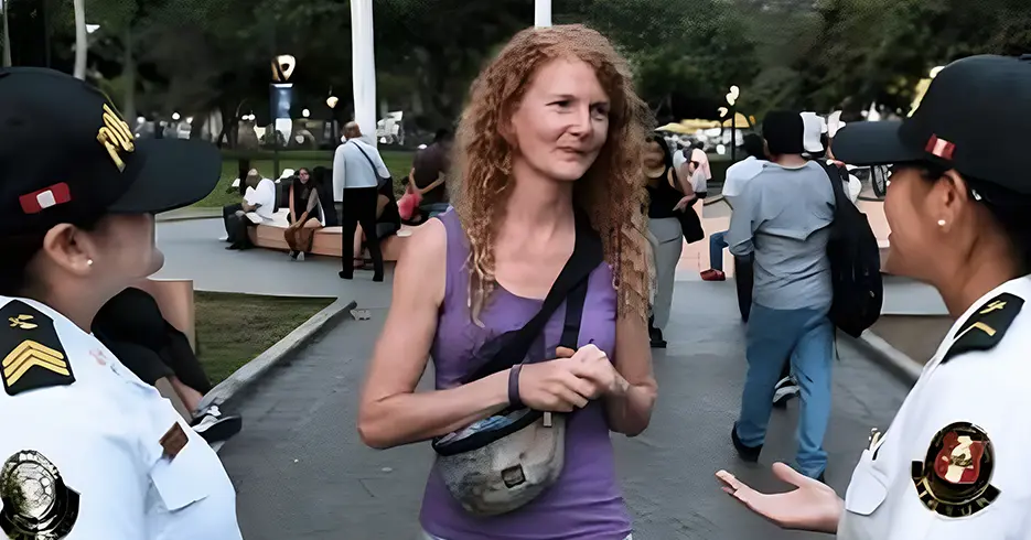 Tourist talking to the tourist police in Peru