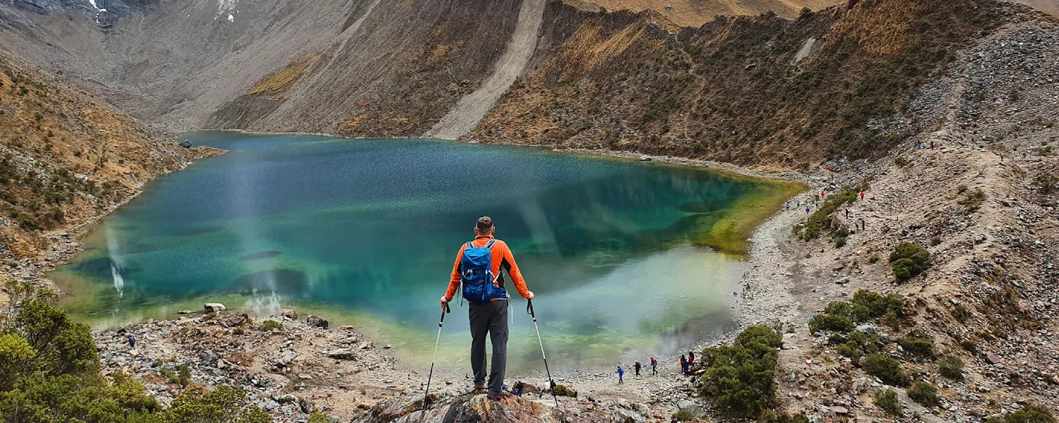 Traveler humantay lake trek