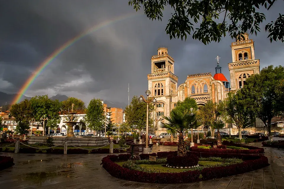 Huaraz Plaza de Armas Huaraz Plaza de Armas