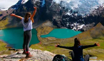Traveler couple in Ausangate 7 lakes