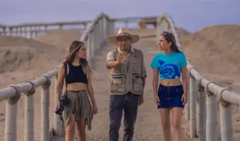 Travelers in huaca cao viejo peru