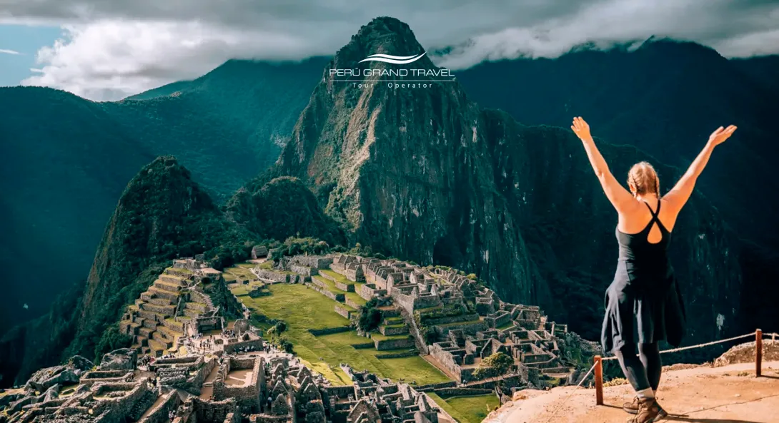 2-day-Inca-Trail_-Inca-Trail-to-Machu-Picchu_-tourist-on-the-2-day-Inca-Trail_-traveler-in-Machu-Pic
