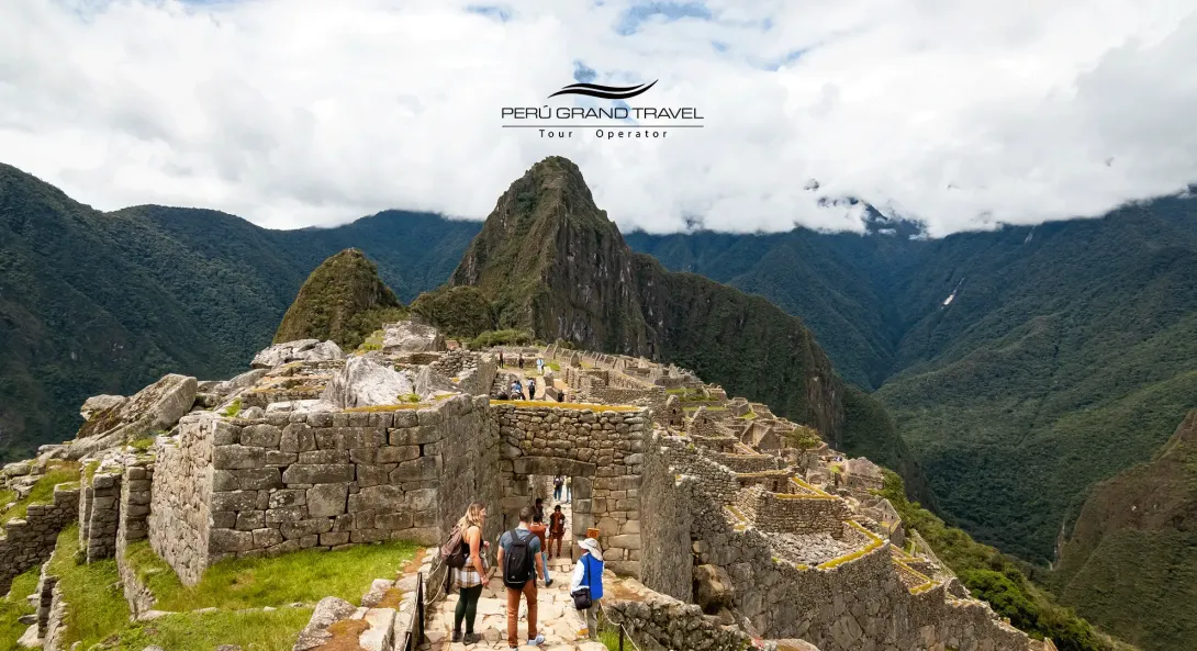 Machu-Picchu-Circuit-2-vs.-Circuit-1